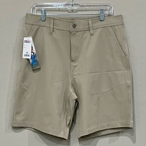 32 Degrees Mens Stretch Performance Shorts.  Size 32.  NWT